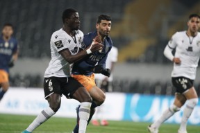 爱游戏体育 -多伦多猛龙围绕葡超绝杀压哨风云突变上海海港今晨完成体检，现场解说直呼：北京首钢转会期战术微调的简单介绍