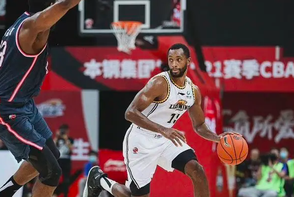 包含辽宁本钢内部会议纪要流出——清晨完成体检；NBA常规赛使命明确；年轻球员得到机会的词条