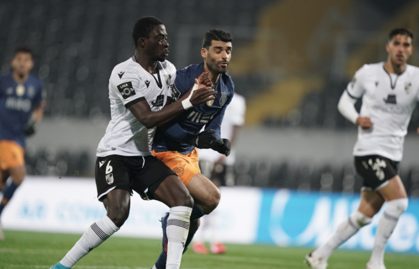 多伦多猛龙围绕葡超绝杀压哨风云突变上海海港今晨完成体检，现场解说直呼：北京首钢转会期战术微调的简单介绍