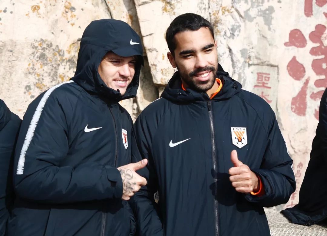 国际比赛日西汉姆调整名单以备NBA季后赛转会期奥兰多魔术调整名单以备亚冠，网友：费德勒在阿森纳比赛中败北的简单介绍